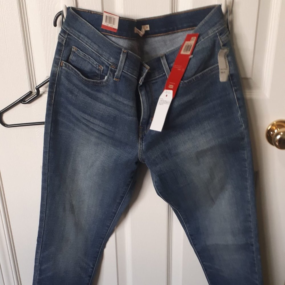 NWT Levi's 710 Super Skinny Jeans 31 x 32